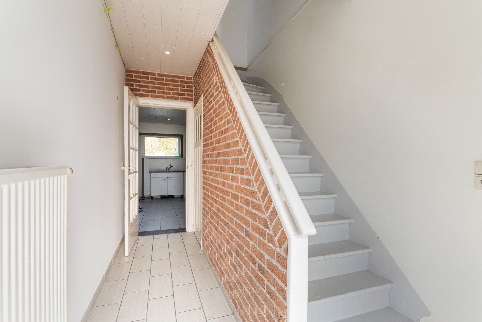 Gunstig gelegen woning met 3 grote slaapkamers en bijgebouw foto 9