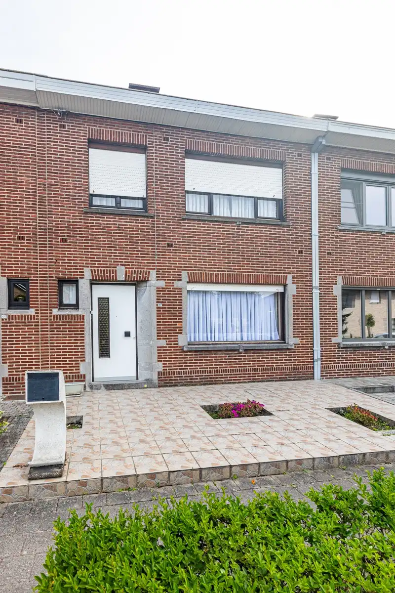 Rustig gelegen, te moderniseren woning met 3 slaapkamers (meer mogelijk), tuin en grote garage op 288m². foto 16