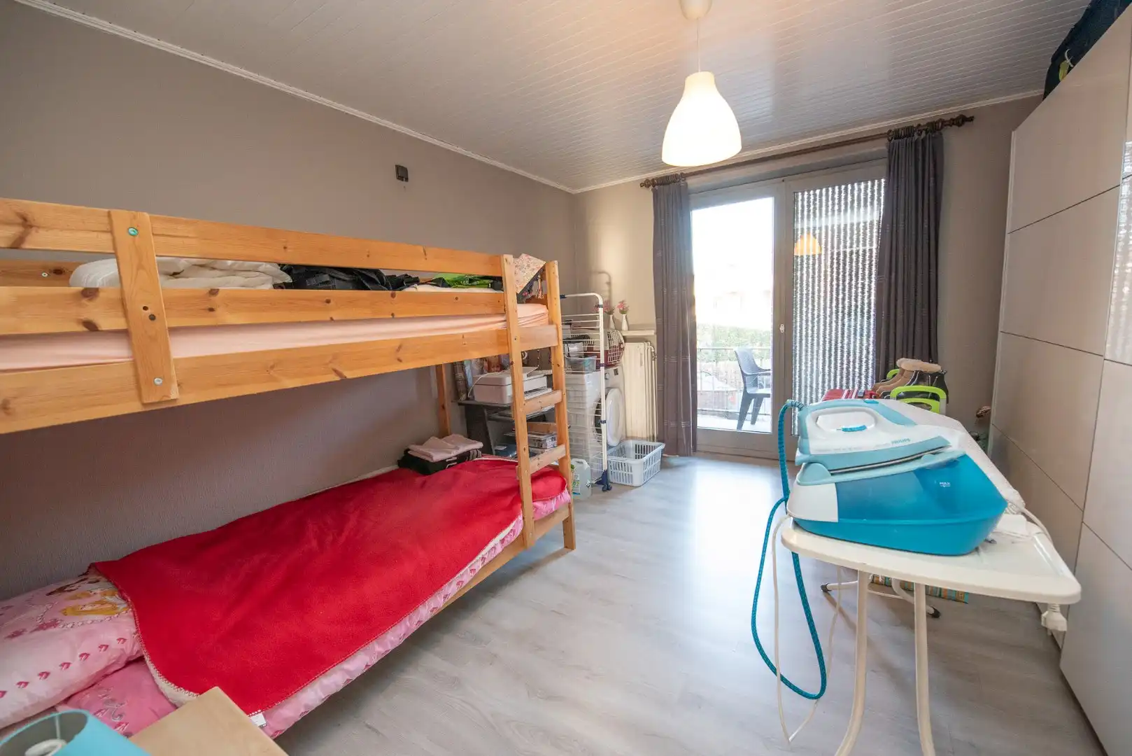 Instapklaar 2-slaapkamerappartement in centrum Zulte met garage! foto 7