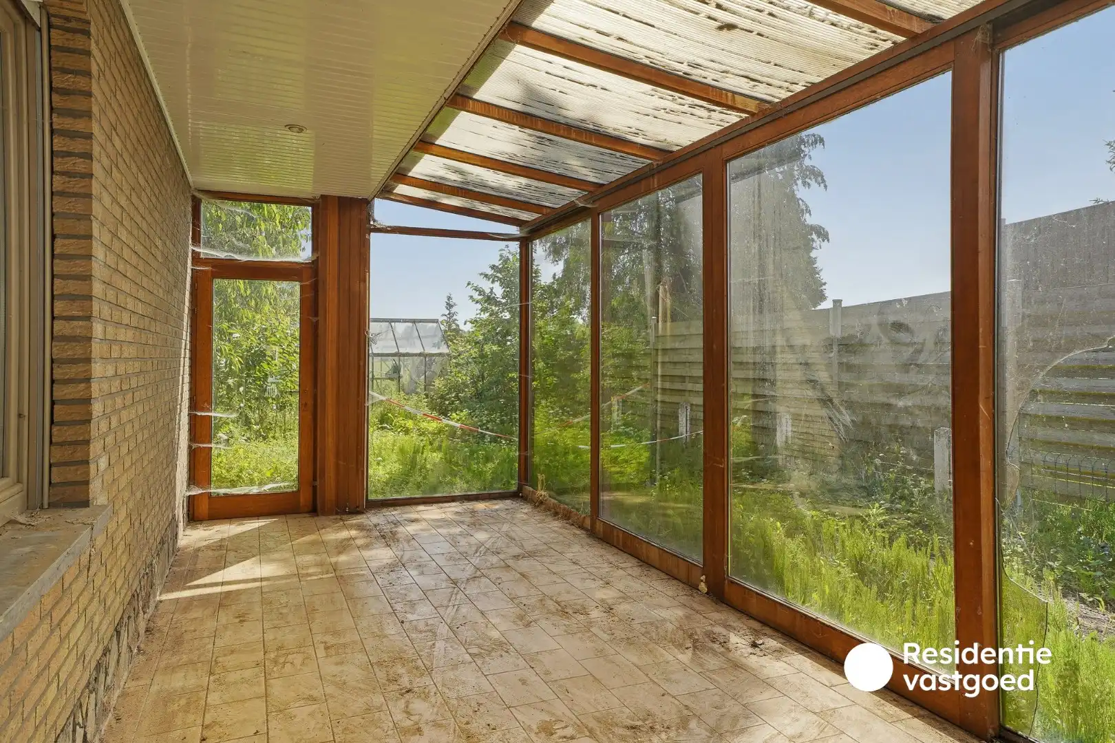 Ruime te renoveren bungalow op 959 m² met landelijk verzicht foto 5