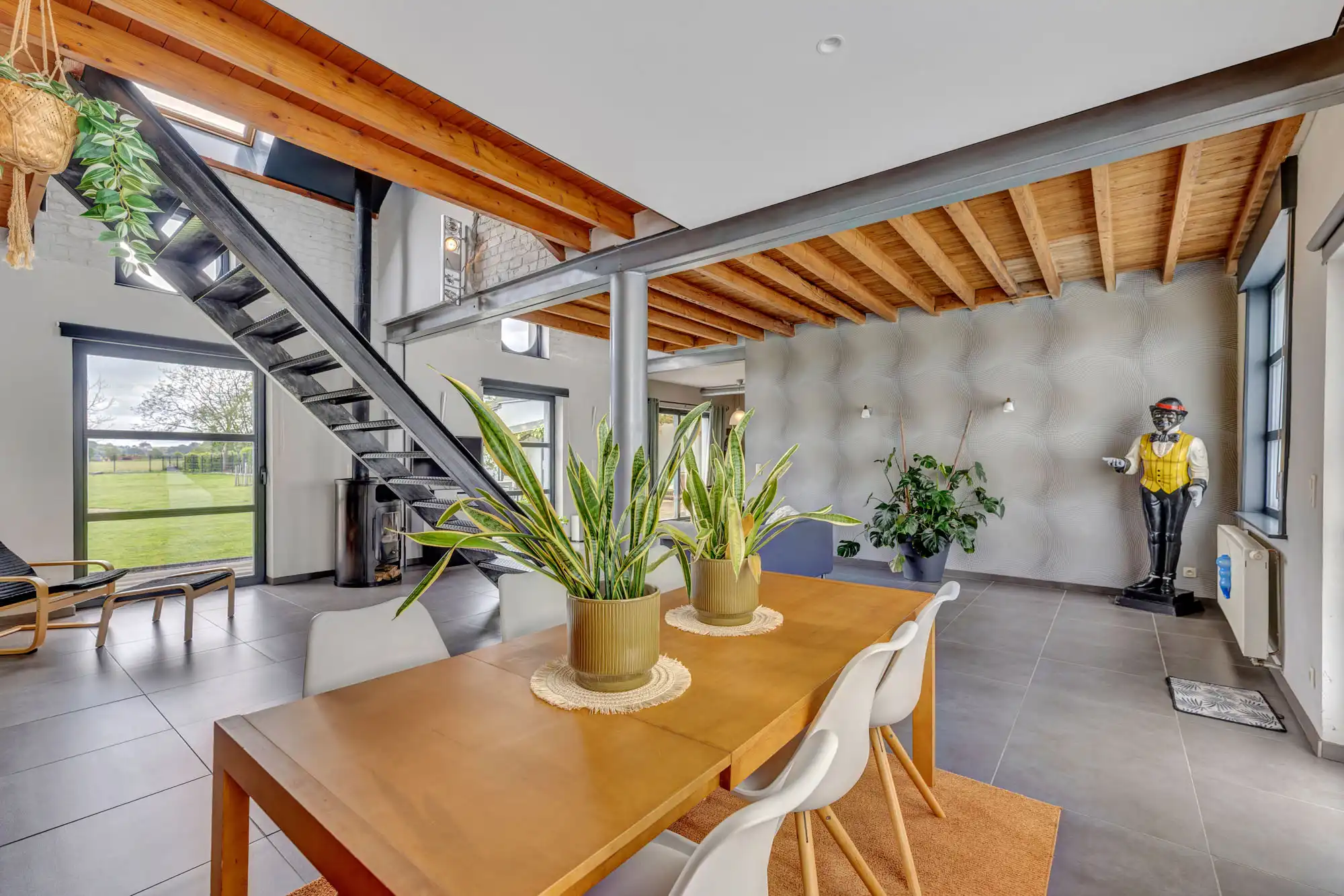 Ruime en volledig gerenoveerde veelzijdige woning op 19a68ca foto 6
