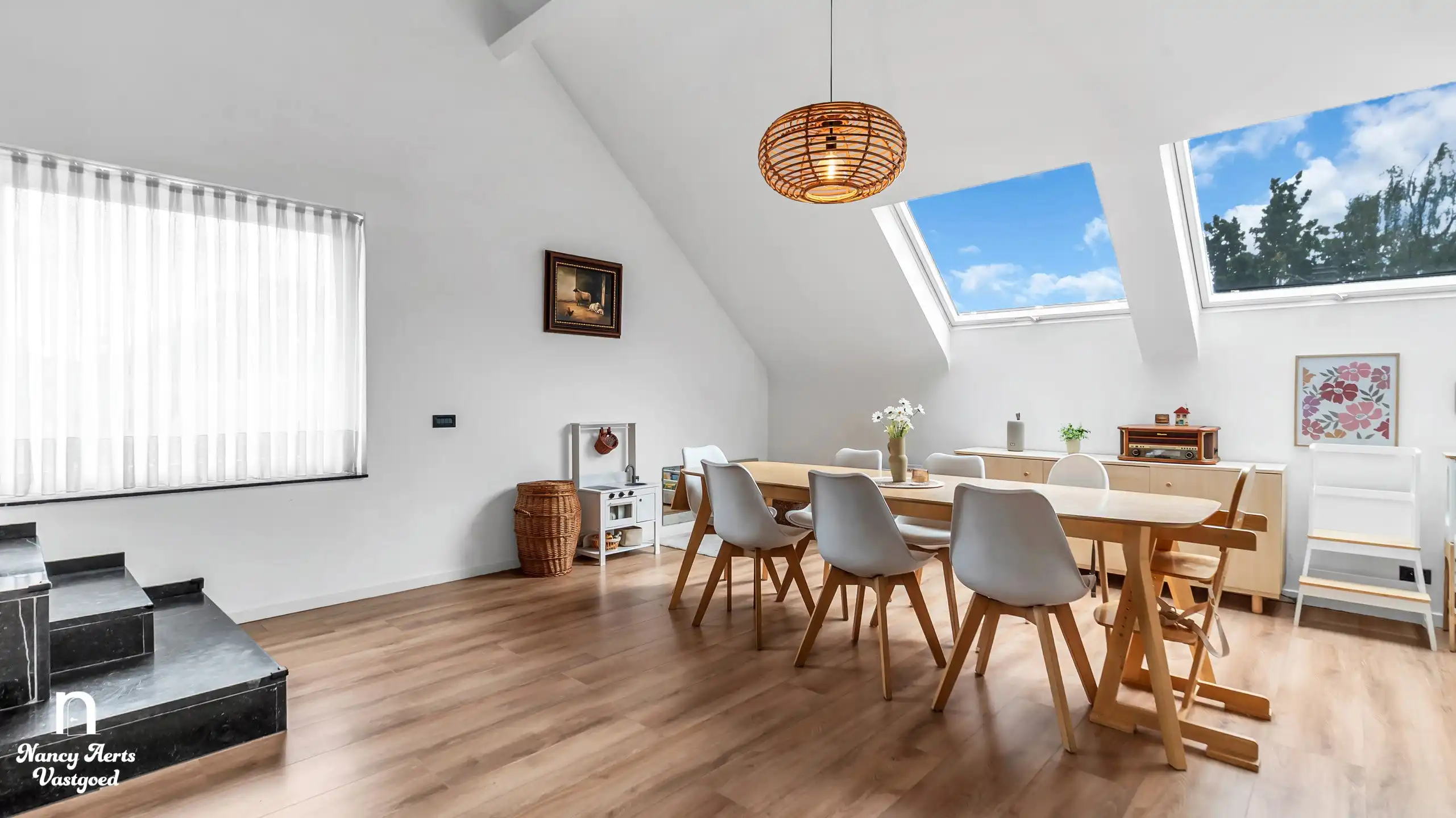 Lichtrijke duplex met open indeling en 3 slaapkamers foto 2