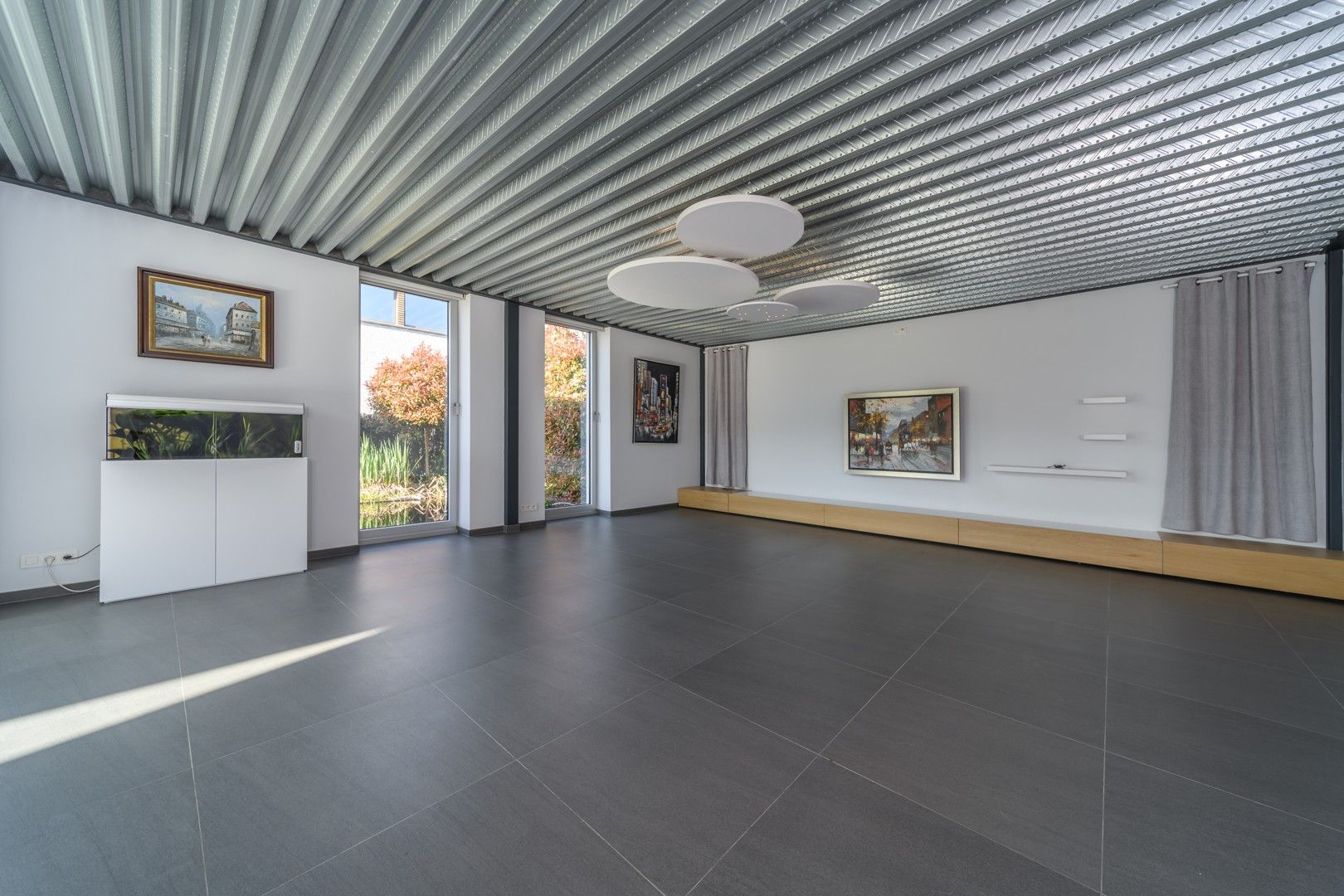 Zeer ruime, moderne en luxueuze villa foto 4