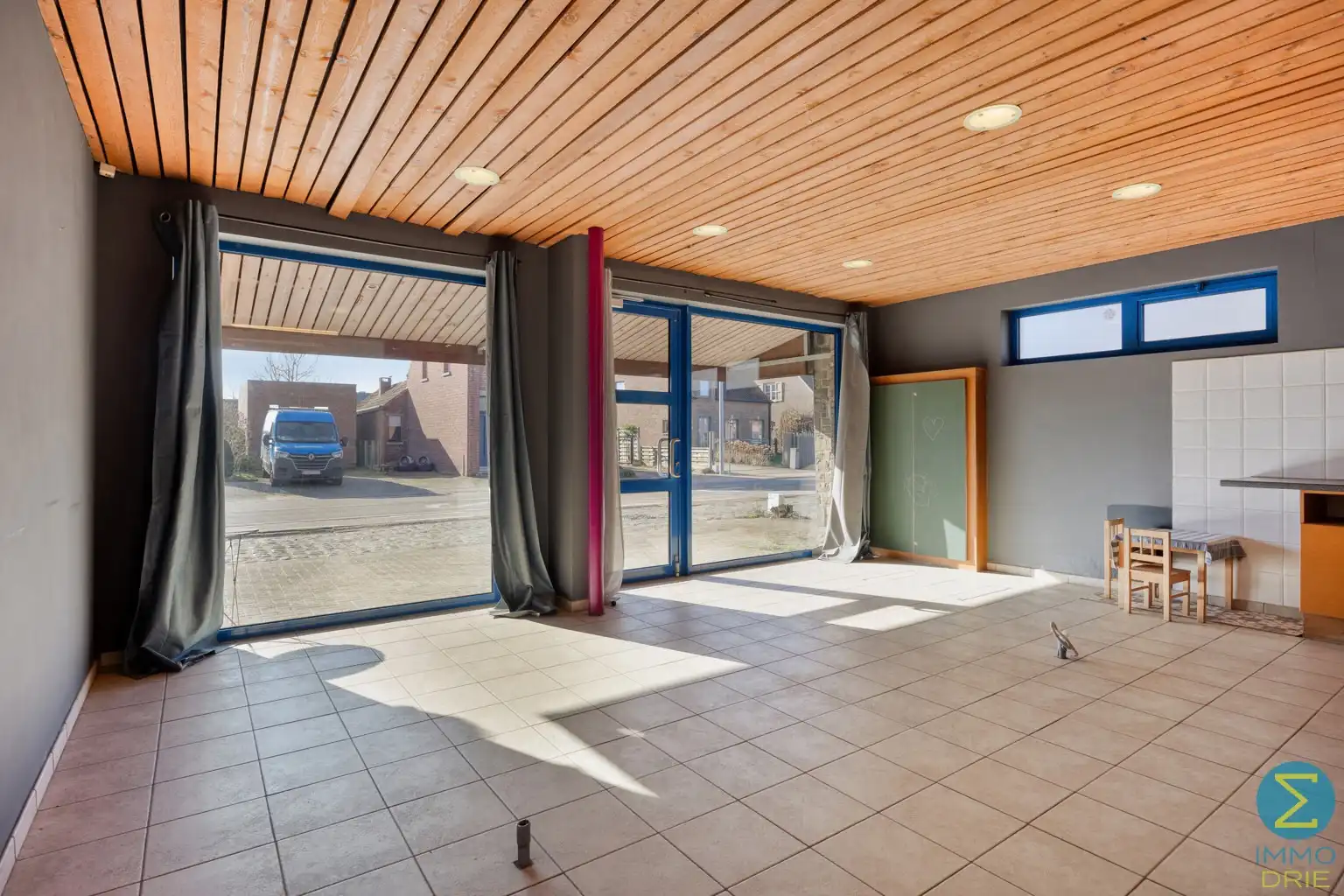 Woning met gelijkvloerse handelsruimte nabij het centrum foto 7