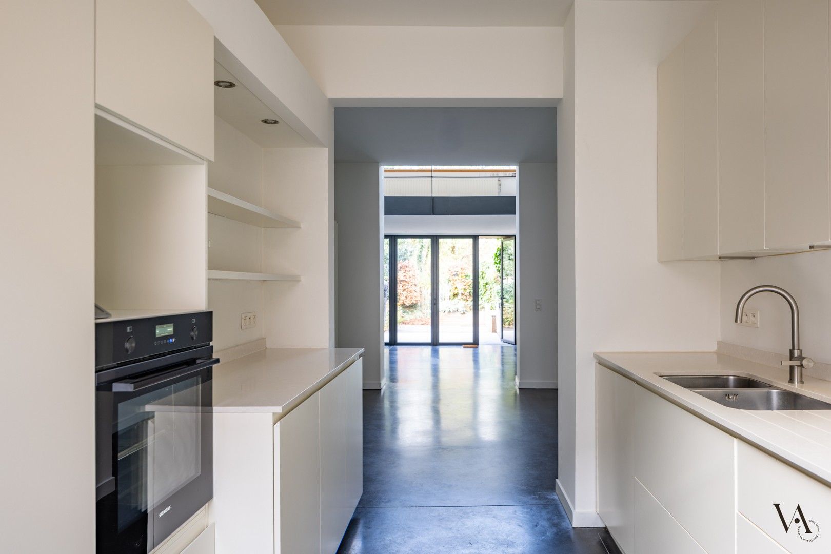 Gerenoveerde gezinswoning met tuin aan Park Michotte foto 4