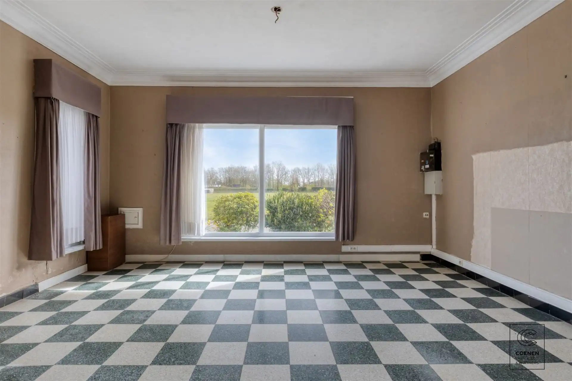 Te renoveren woning met 2 slpk op absolute toplocatie foto 3