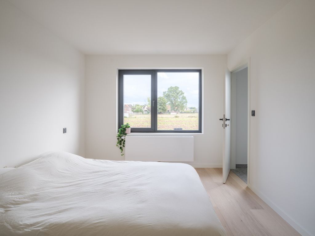 Hoogwaardig gerenoveerde gezinswoning met 4 slaapkamers en landelijke zichten – nabij station Hansbeke foto 12