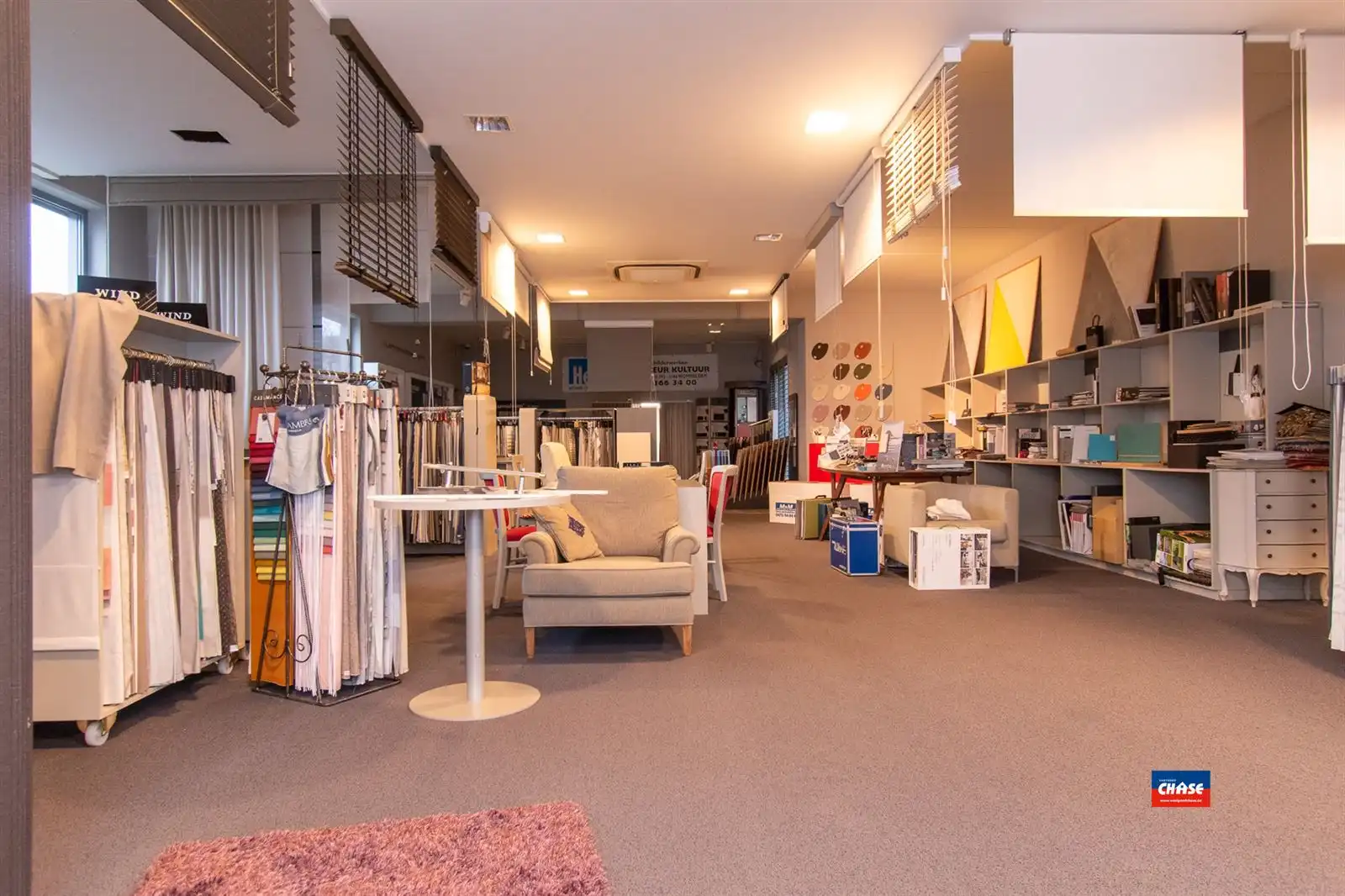 Gemengd gebouw met winkel, 2 appartementen, kantoor en magazijnruimte foto 9