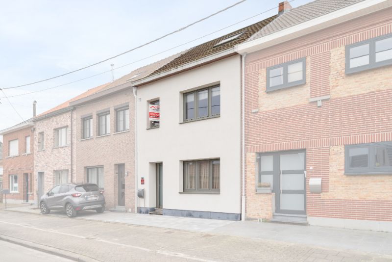 Mooie instapklare woning 4 slaapkamers. foto {{pictureIndex}}