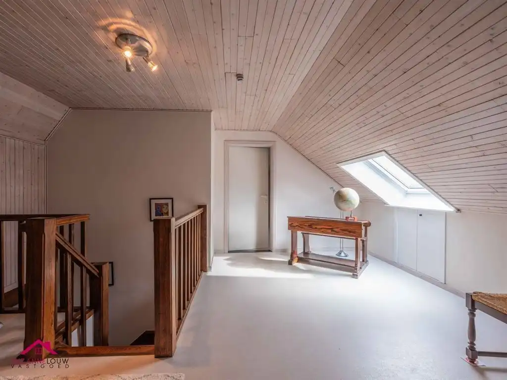 Gezellige vrijstaande woning, volledig onderkelderd foto 32