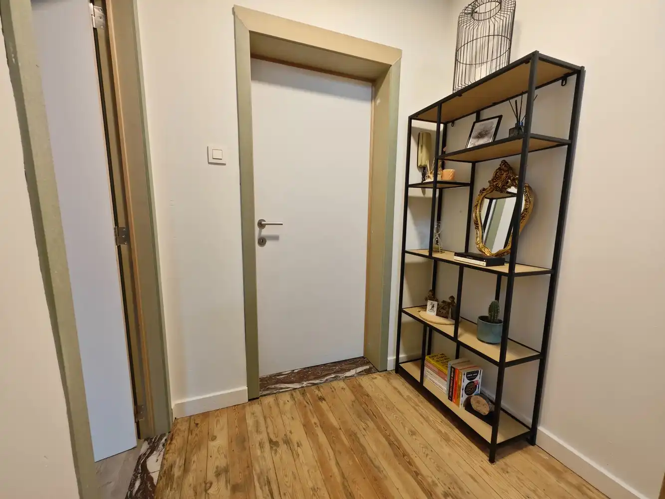 volledig gerenoveerde stadswoning met 4 slpks foto 18