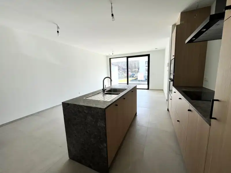 App met 2  slpkm, garage en kelderberging foto 6