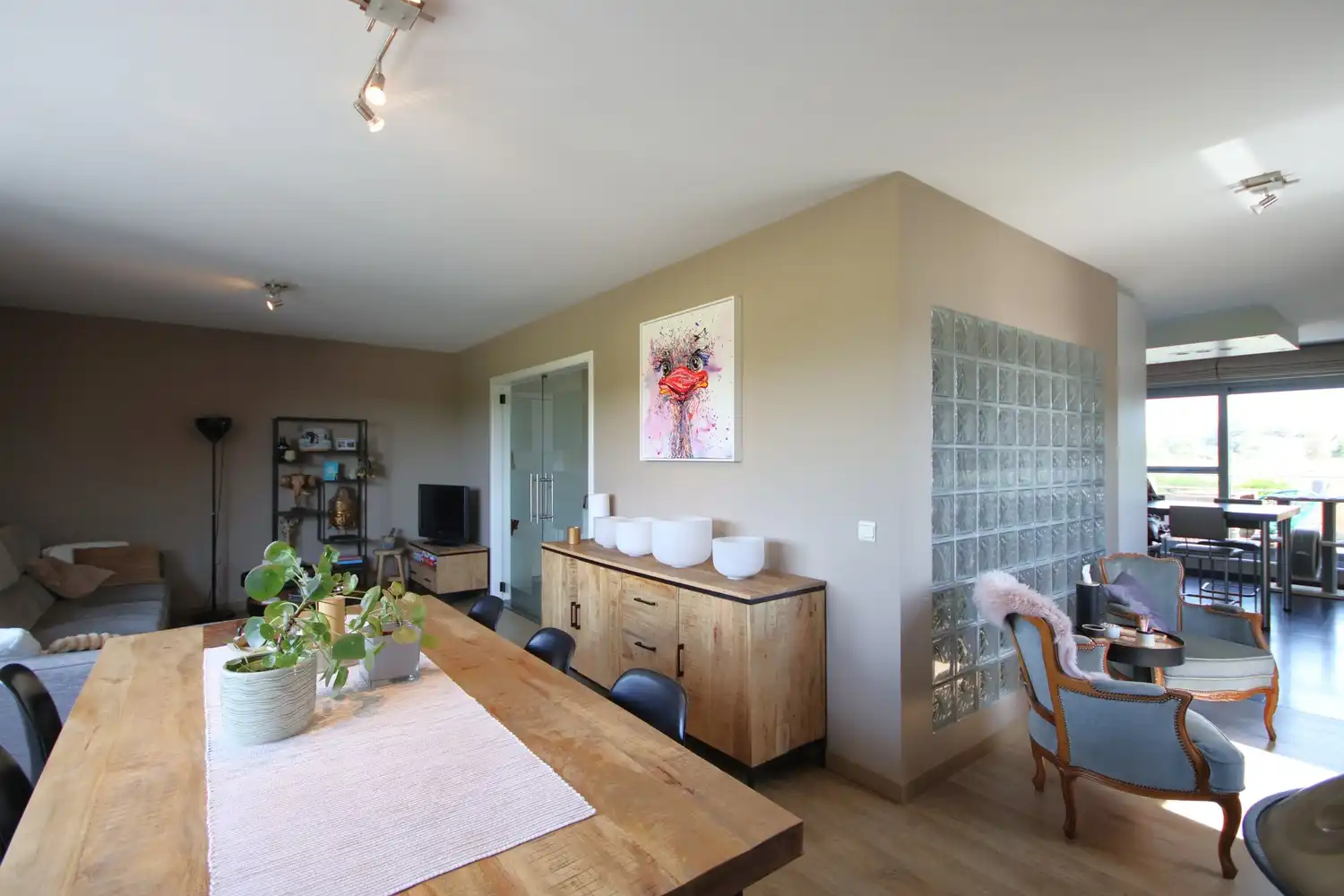 Zeer ruim duplexappartement met 3 slaapkamers in een groene omgeving foto 9