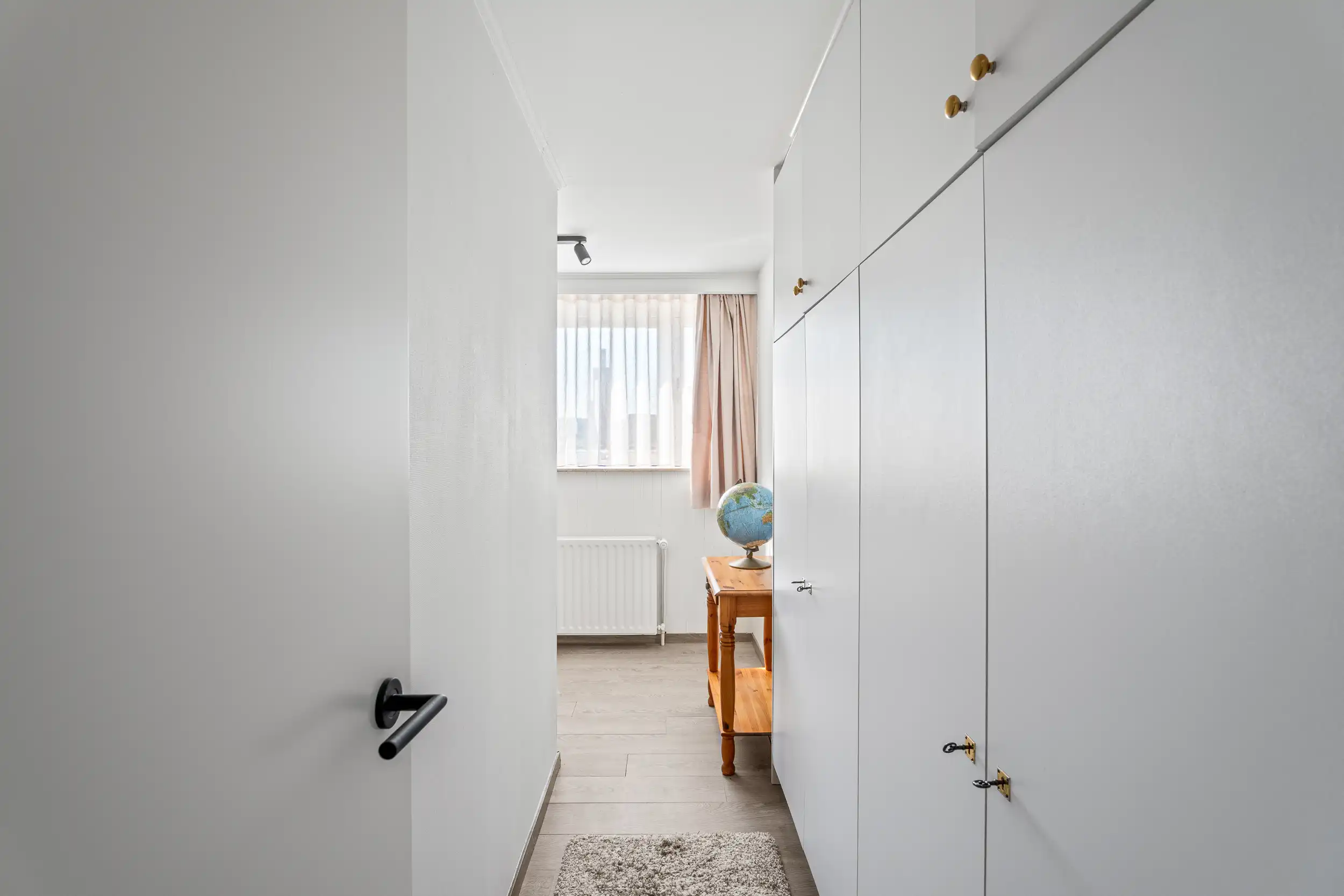Luxueus gerenoveerde herenwoning  met loods op 2.137m² foto 18