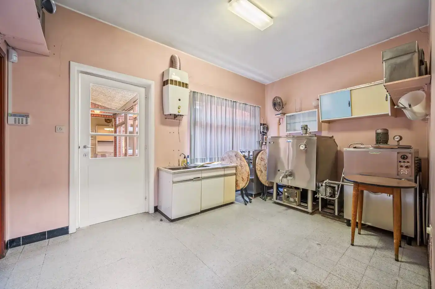 Unieke combinatie: 70 m² handelsruimte + woning met 4 slpks foto 18