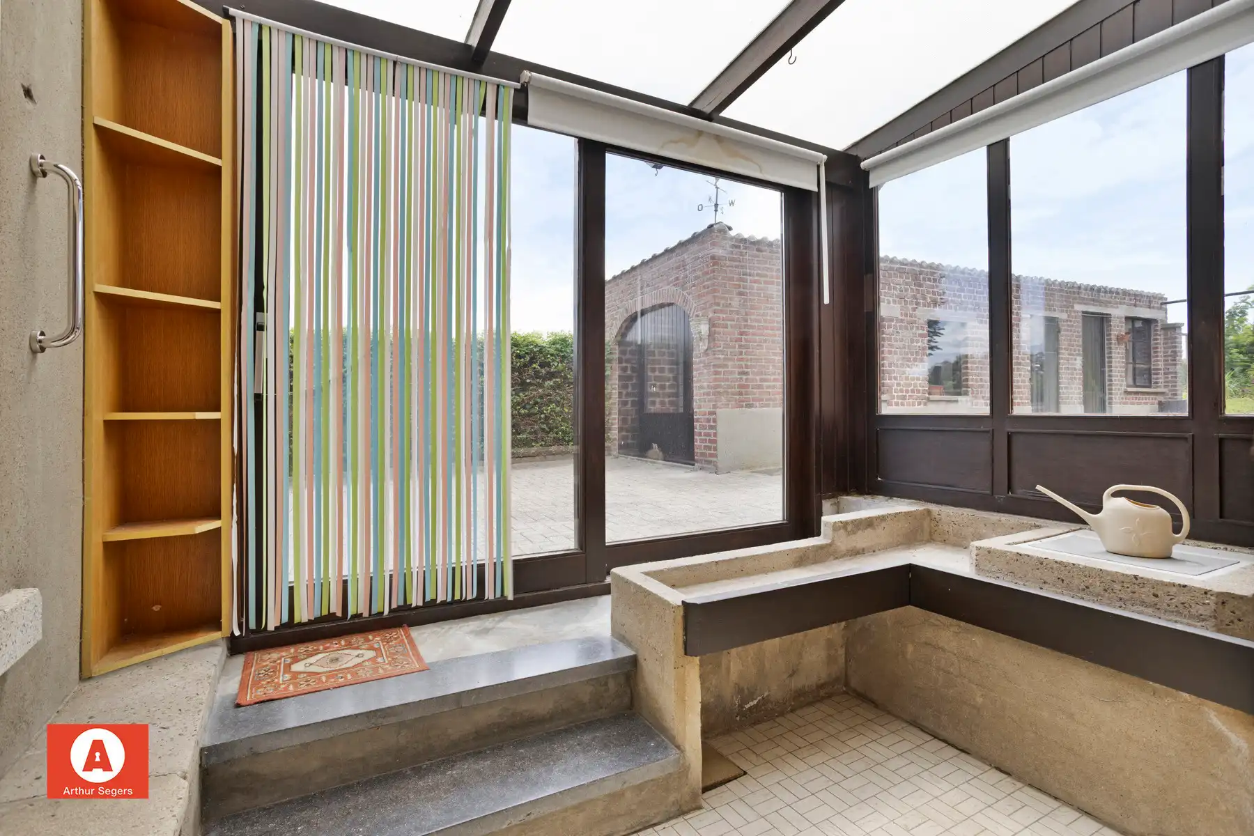 Te renoveren woning met werkhuis en ruime tuin foto 9