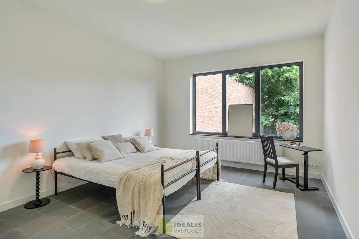 PRACHTIG GERENOVEERD GELIJKVLOERSAPPARTEMENT MET STADSTUIN IN HARTJE HAMONT! foto 28