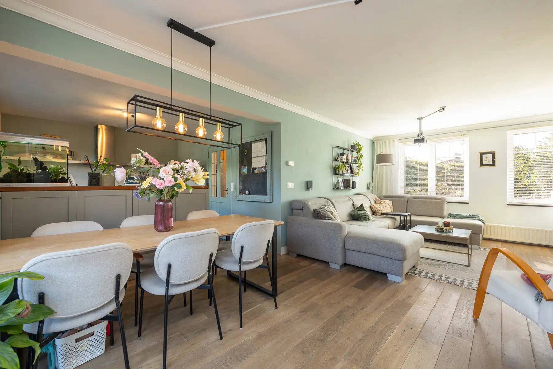 Volledig gerenoveerde woning met 4 slpks en gezellige tuin foto 7