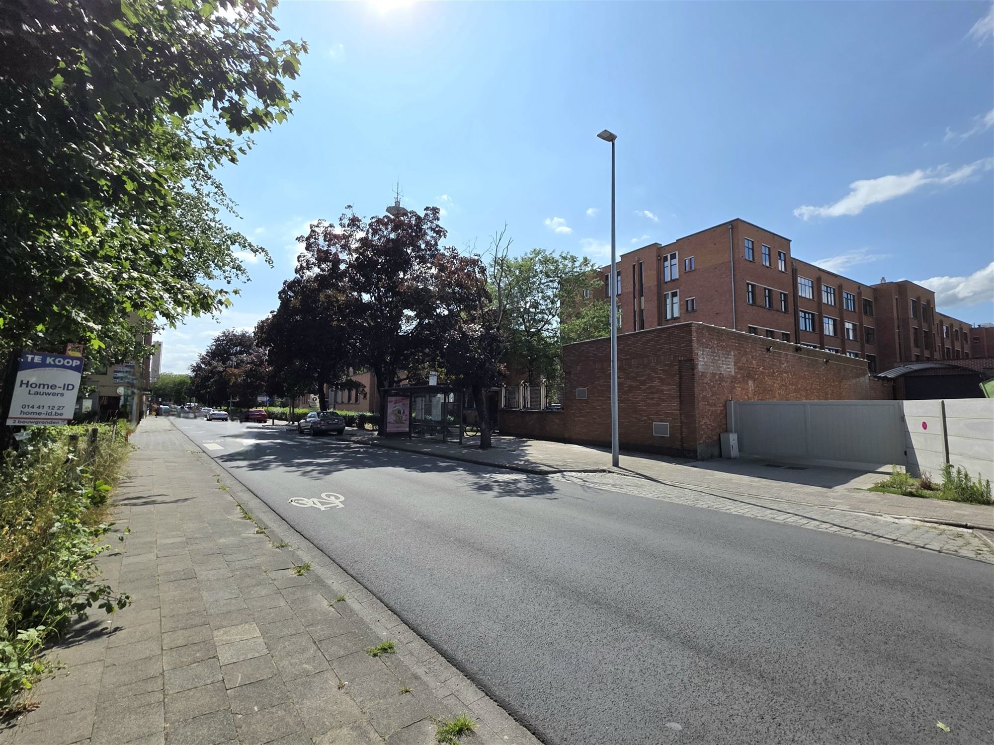 bouwgrond voor grote rijwoning met achtergelegen garage foto 3