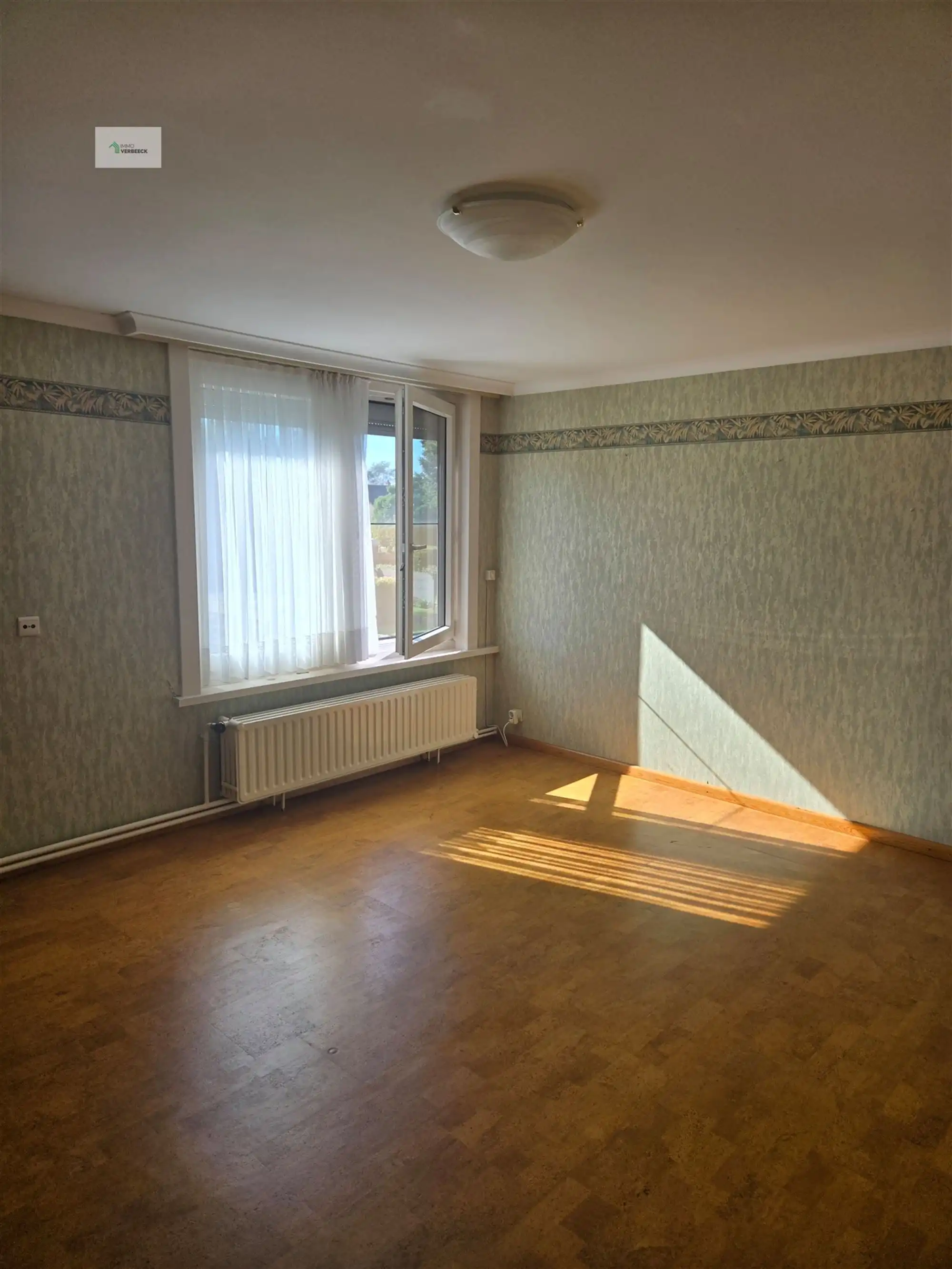 Ruime woning met 4 slaapkamers op 914 m² te Bale foto 11