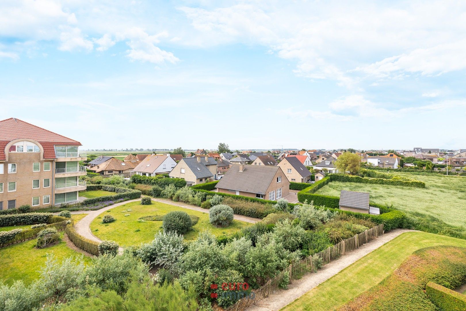 Super rustig gelegen appartement met 2 slaapkamers! foto 2