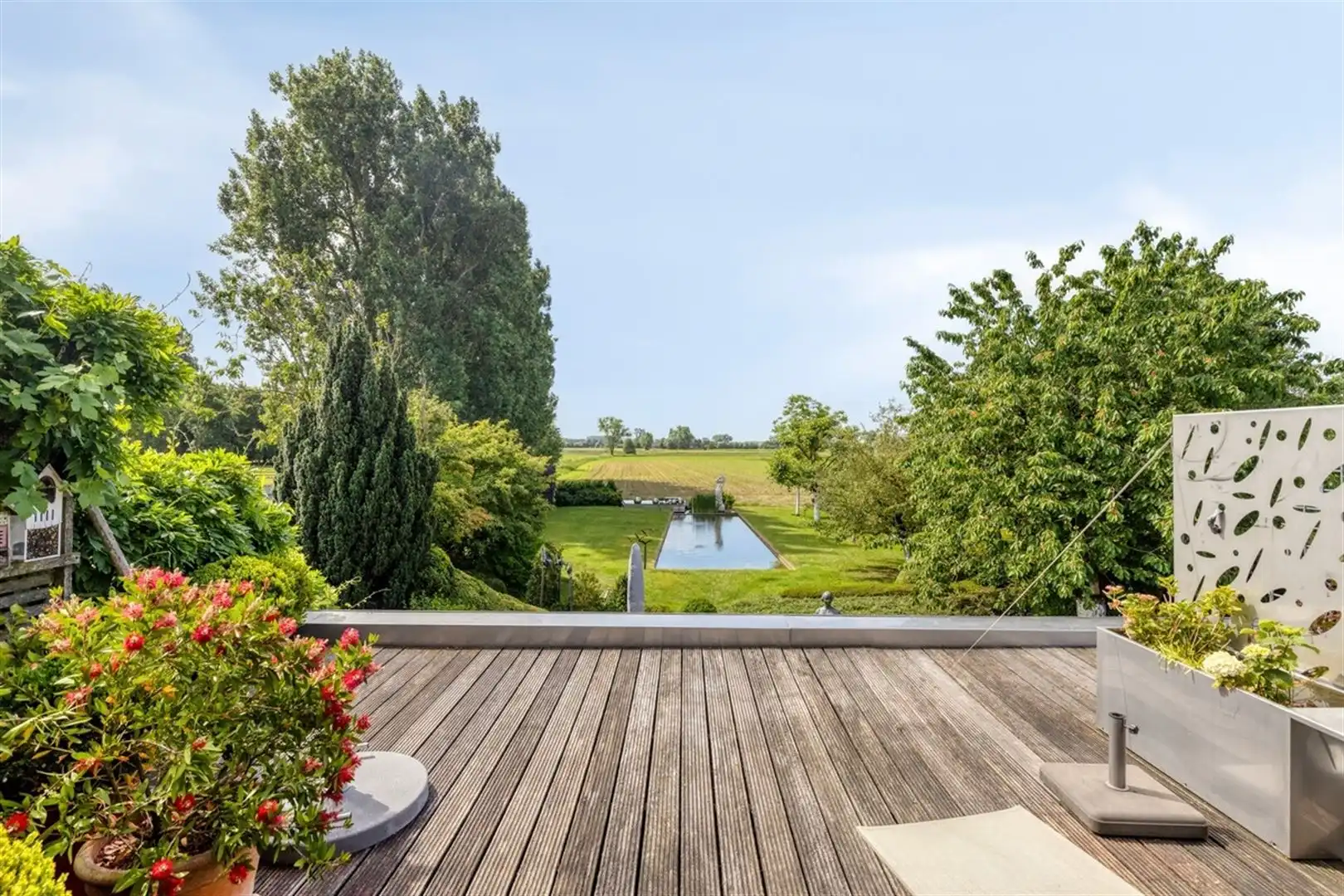 Goed onderhouden villa met prachtige tuin en adembenemende verzichten. foto 14