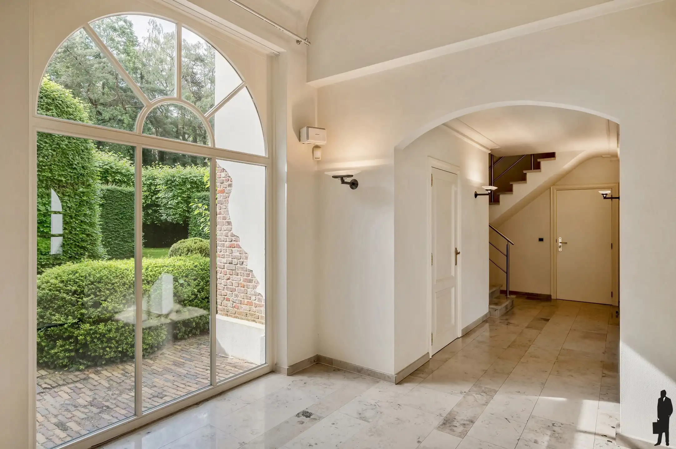 Op absolute toplocatie gelegen villa! foto 17