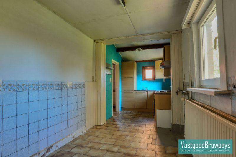 Rustig gelegen deels te renoveren woning foto 9