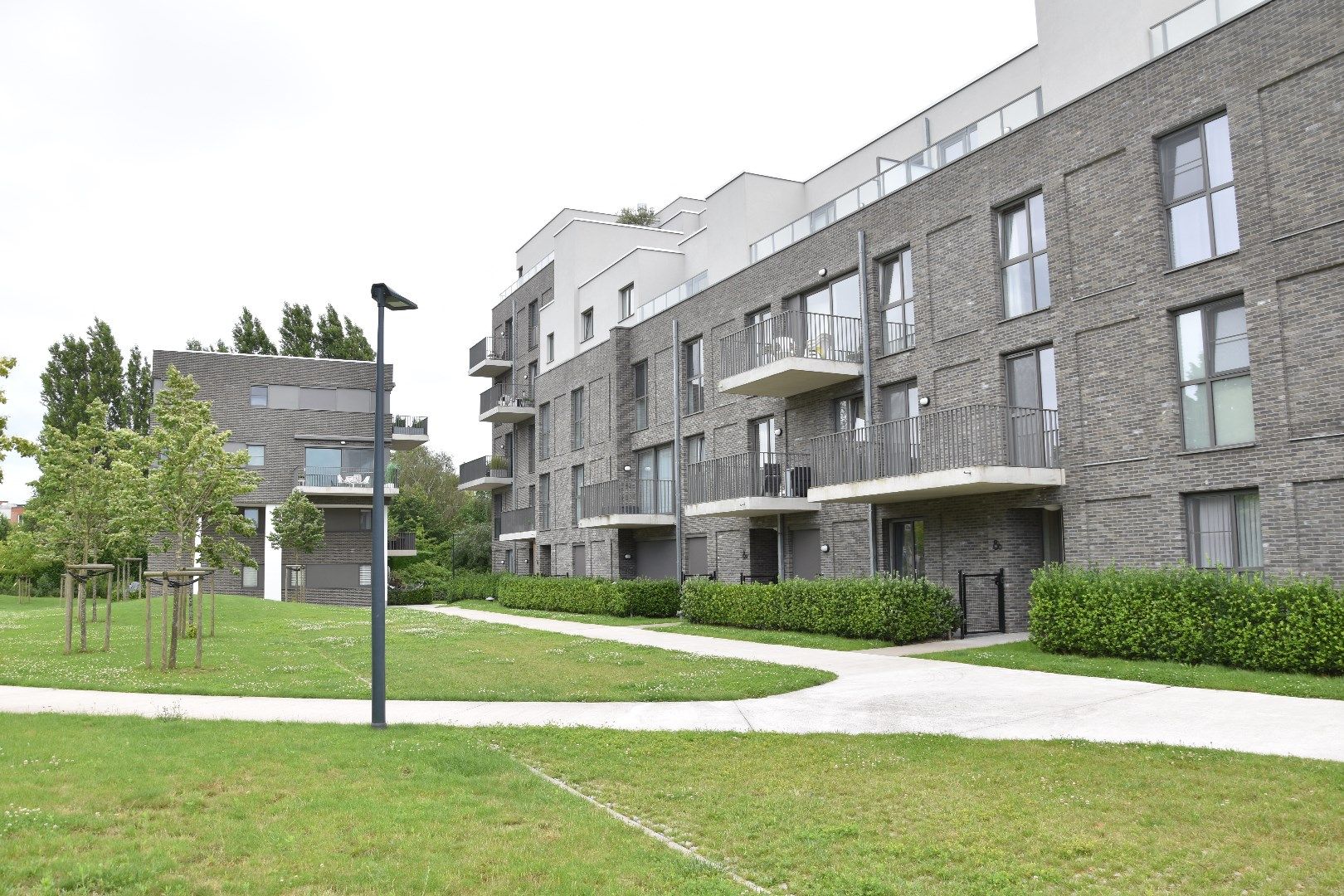 Recent 2 slaapkamer appartement met terras in hartje Gullegem   foto 11