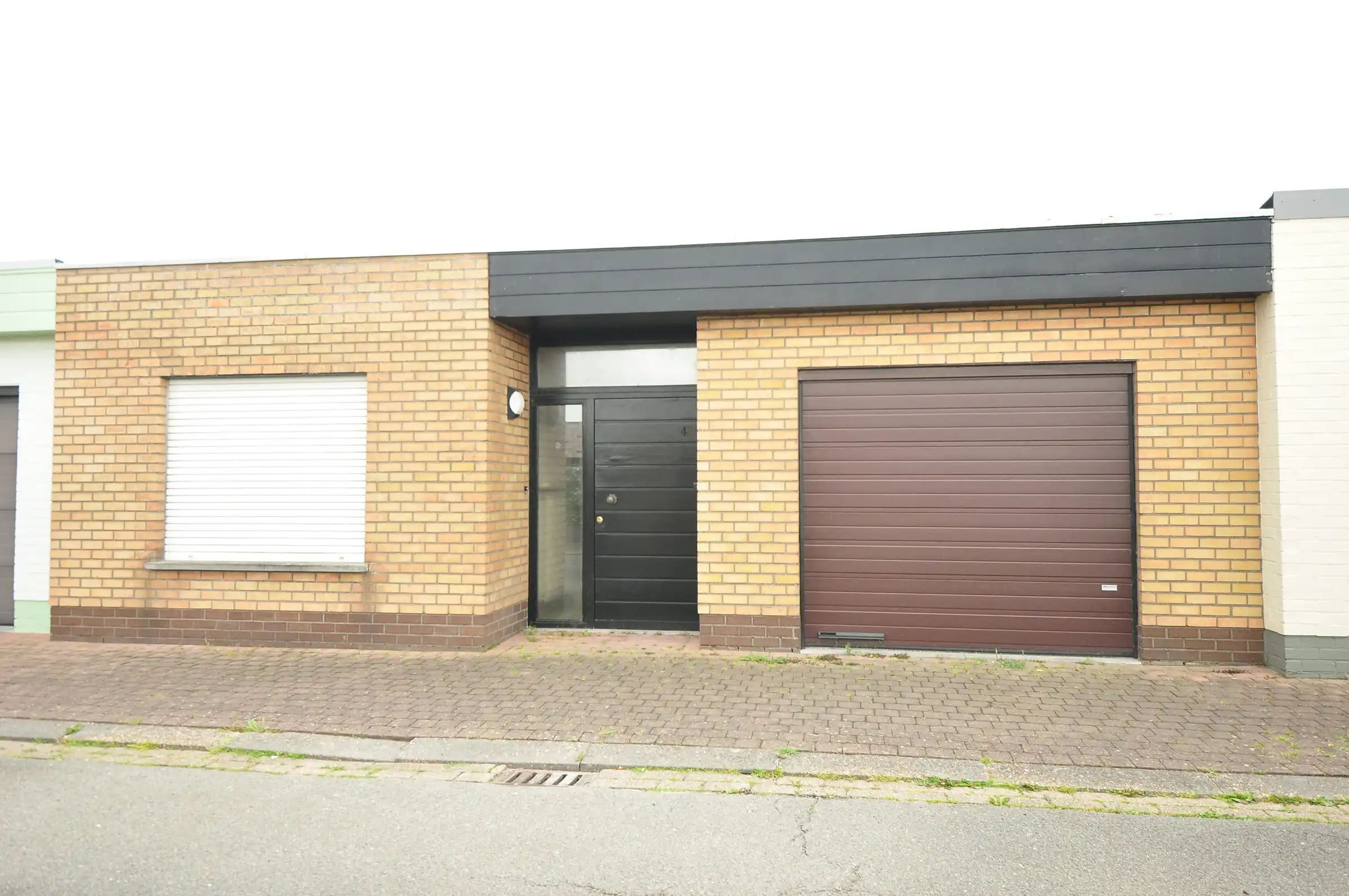 Bungalow met grote garage en twee slaapkamers foto 18