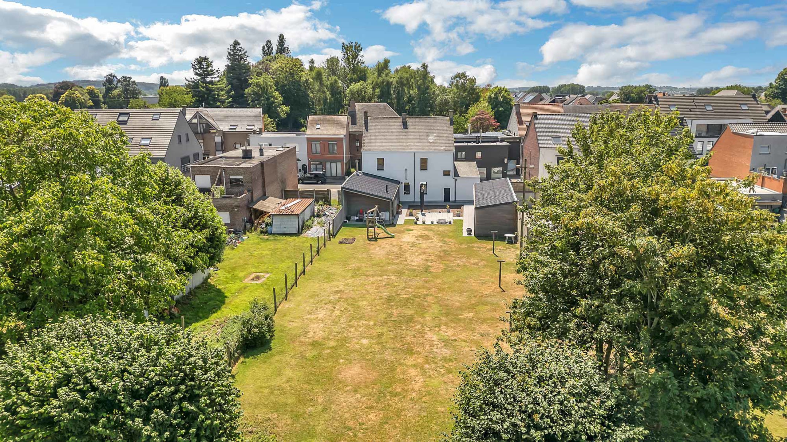 Handelshuis op strategische locatie te Roosdaal  foto 2