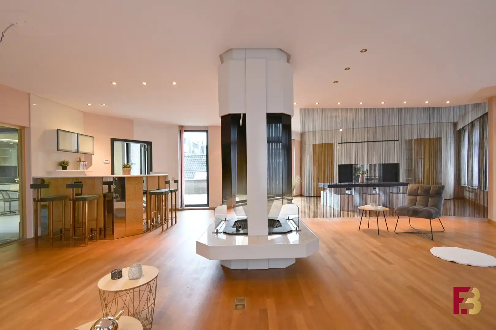 Handelspand met luxueus duplex appartement in het hartje van de Vlaamse Ardennen foto 11