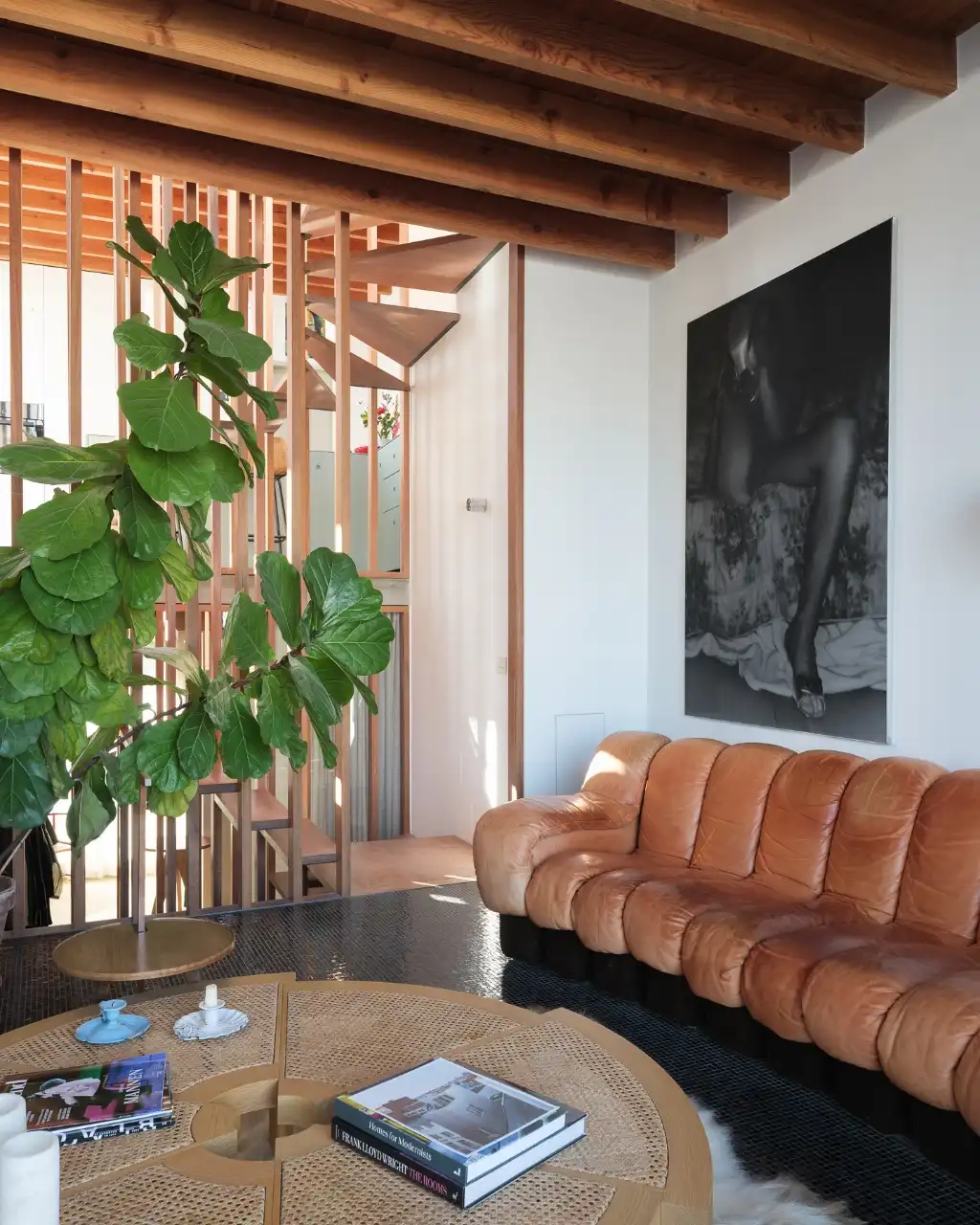 Architectuur, centrum Gent – Genereuze split-level woning met bijzondere ruimtelijkheden, dakterras, en achterliggende polyvalente praktijkruimte. foto 4