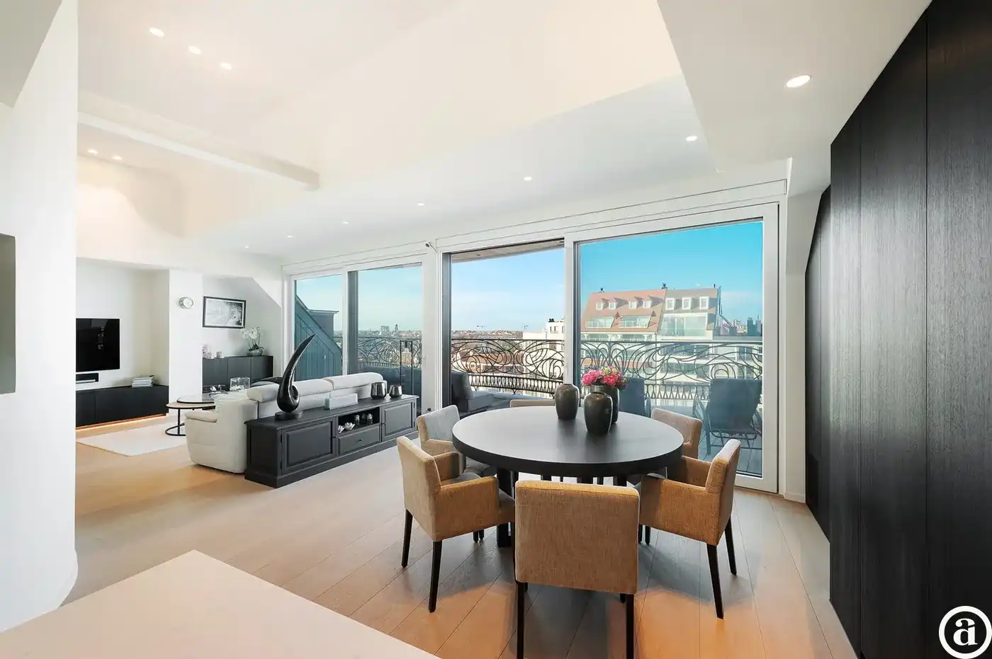 Penthouse (met 12m gevel) met zeezicht op het Albertplein. foto 4