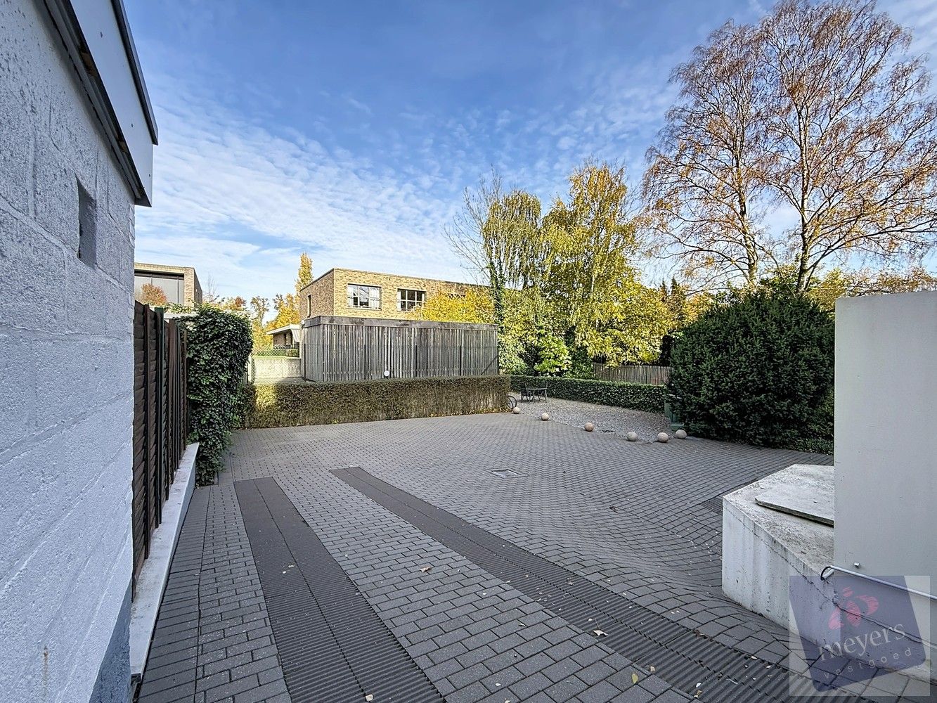 4 bovengrondse autostaanplaatsen te Hasselt – veilig, toegankelijk en rendabel foto {{pictureIndex}}