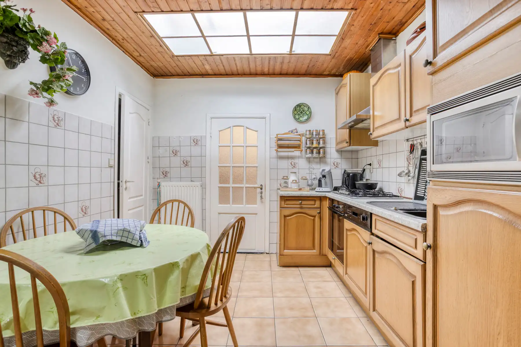 Te renoveren appartementsgebouw met vergunning voor 3 Apps foto 9