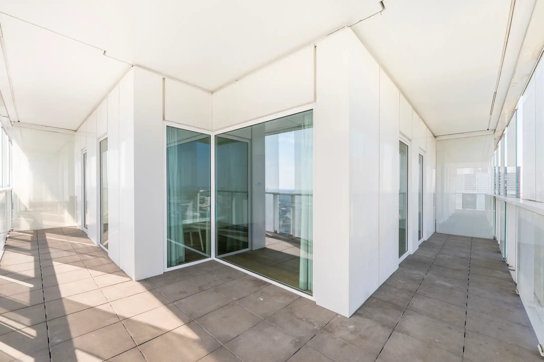 Hoekappartement met panoramisch terras 15 m² foto 3