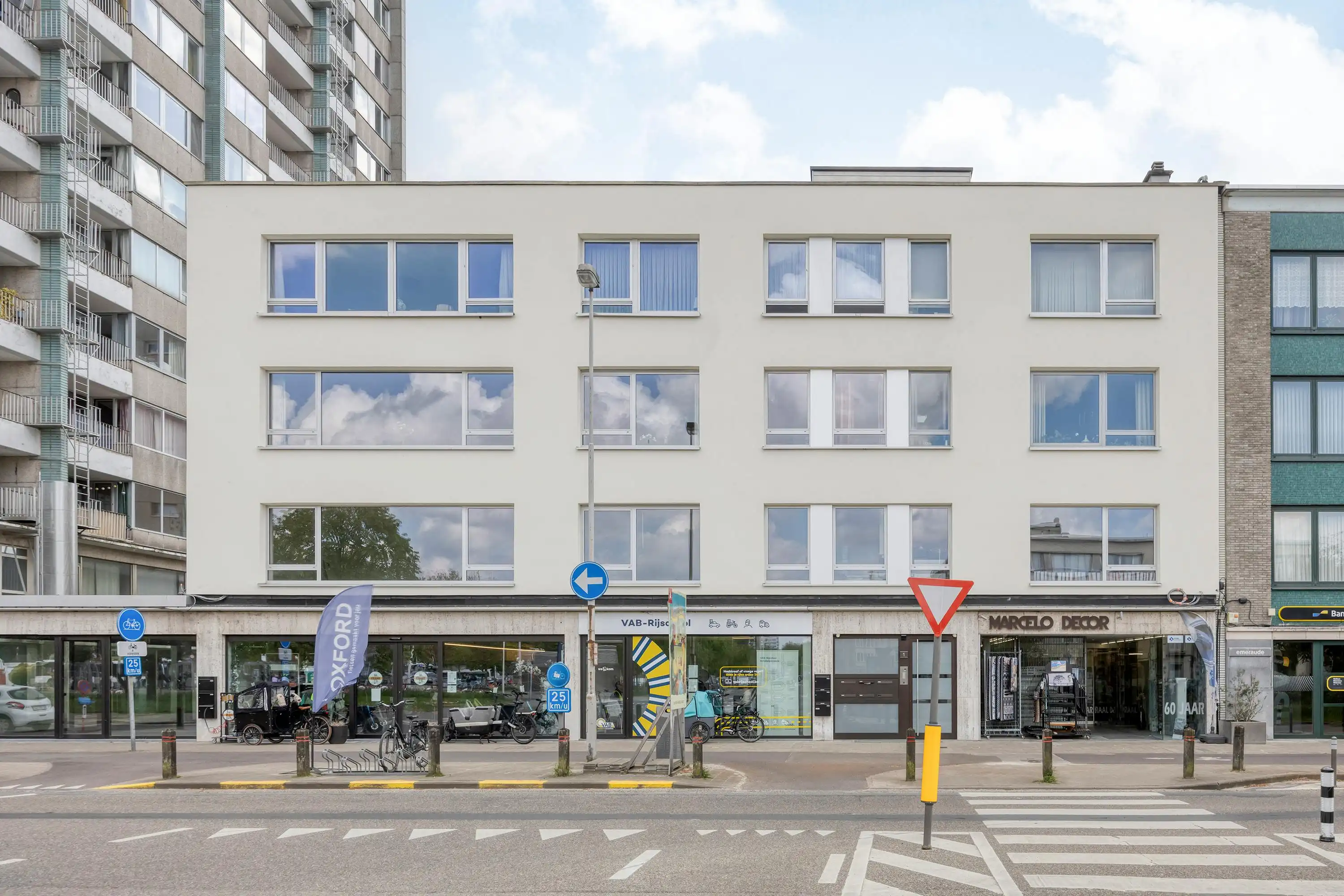 Zeer ruim en uniek appartement (214m²) te koop Linkeroever foto 2