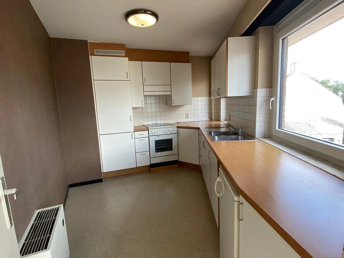 Verzorgd appartement met 2 slpks, gelegen in het centrum van Mol !  foto 4
