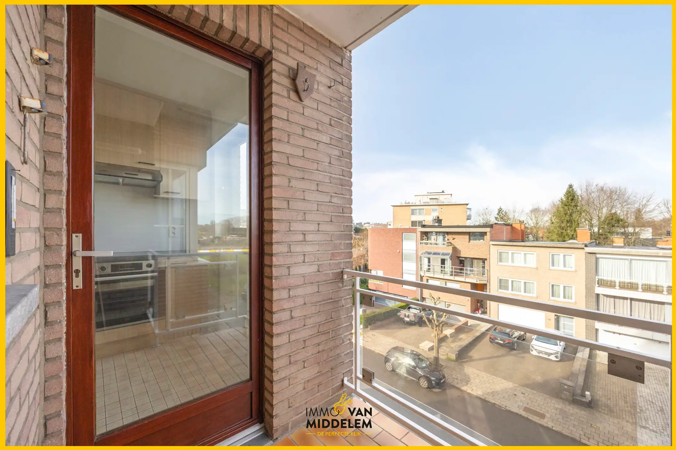 LICHTRIJK VERNIEUWD APPARTEMENT MET 2 KAMERS & TERRAS  foto 13