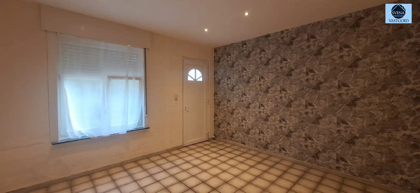 OP TE FRISSEN WONING MET 2 KAMERS foto 2