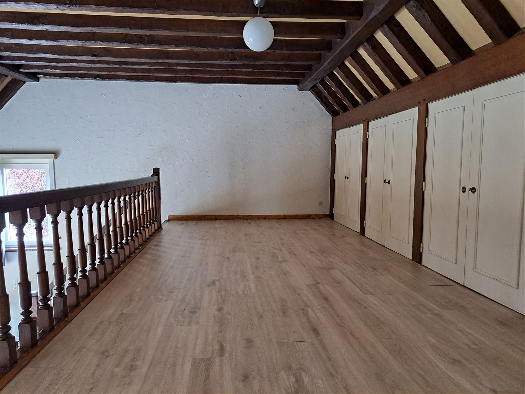 Rustiek landhuis met 3 slaapkamers, garage en grote tuin.  foto 8
