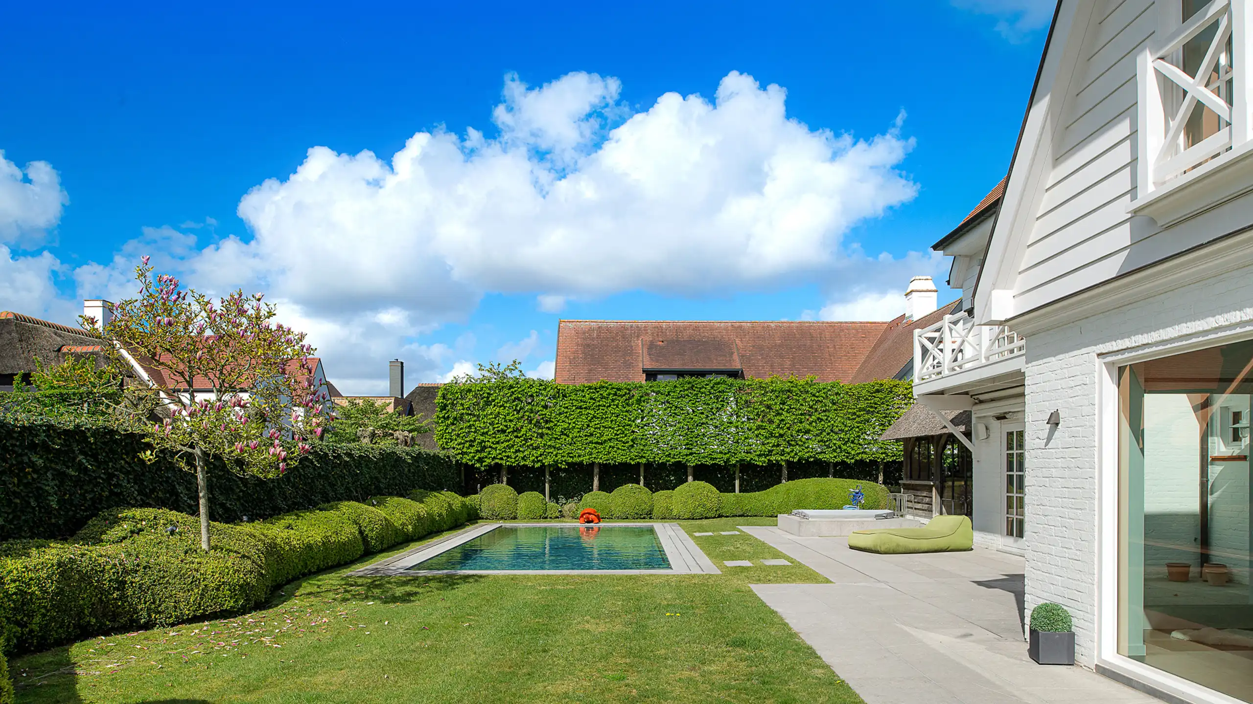Exclusieve villa met zwembad op een residentiële topligging foto 7