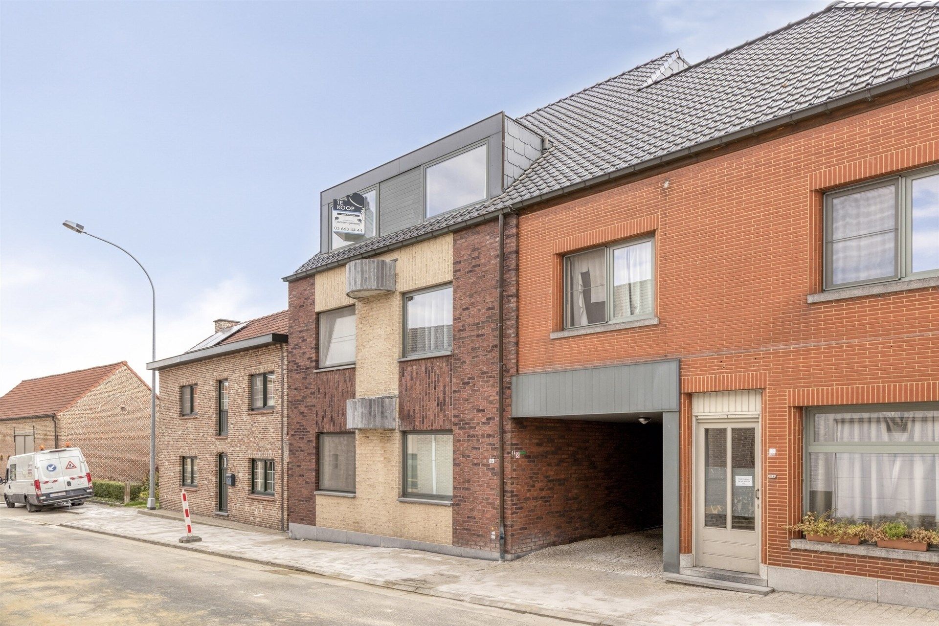 Instapklaar app. 85m² met 2 slpks & garage te Herzele  foto 3