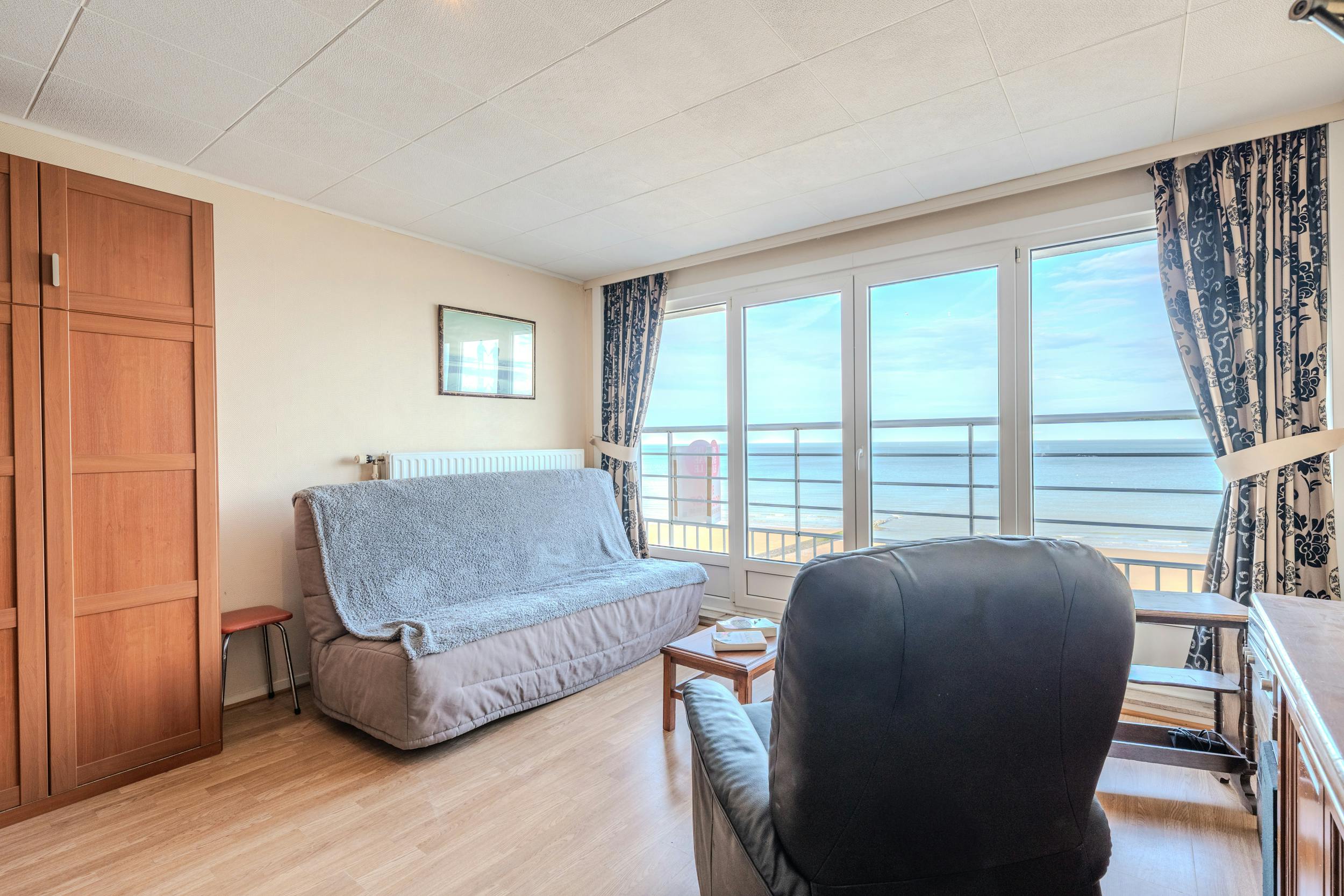 Studio met prachtig frontaal zeezicht te koop te Middelkerke foto 2