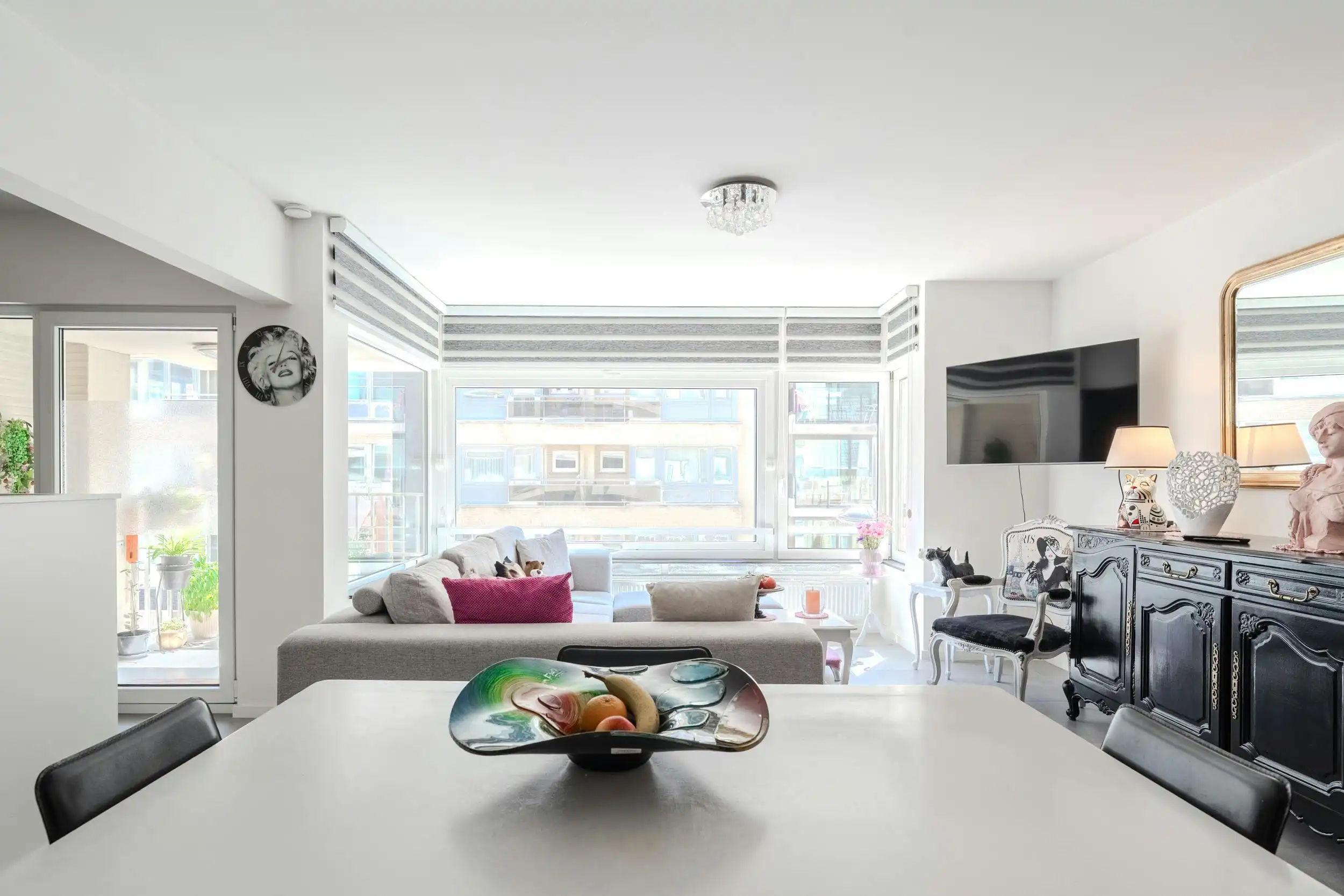 Gerenoveerd 2 slaapkamer appartement op topligging! foto 10