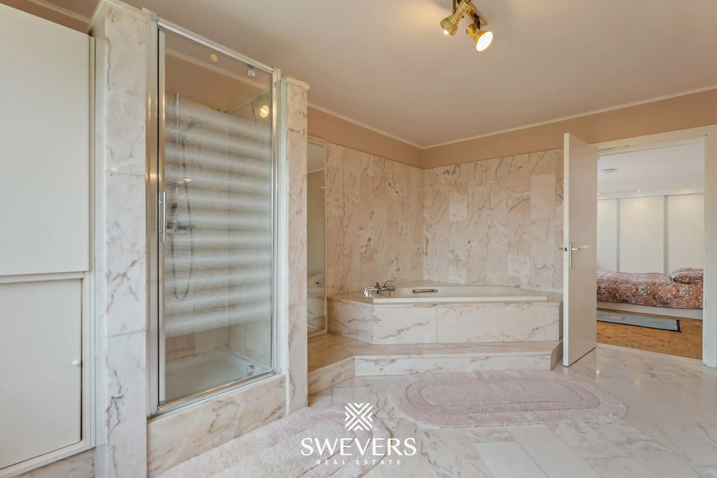 Authentieke villa met praktijkruimte en grote tuin te Hoepertingen foto 27