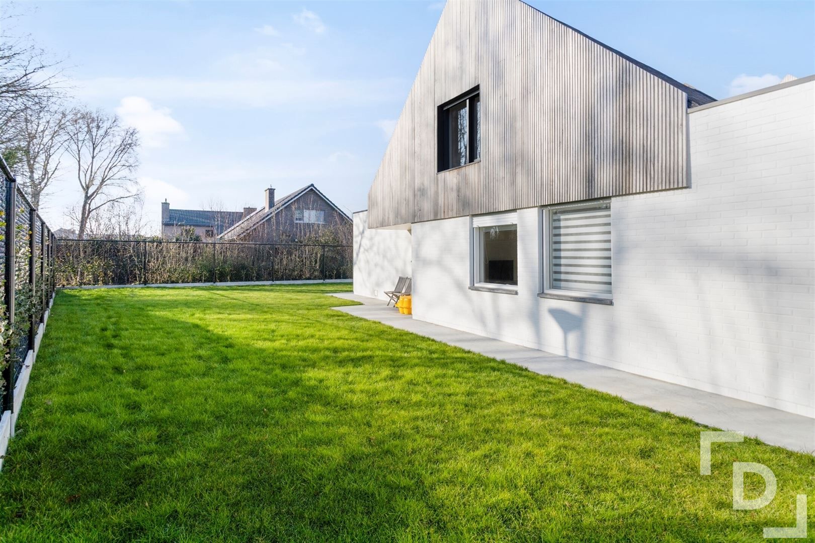 Prachtige villa aan de stadsrand foto 20