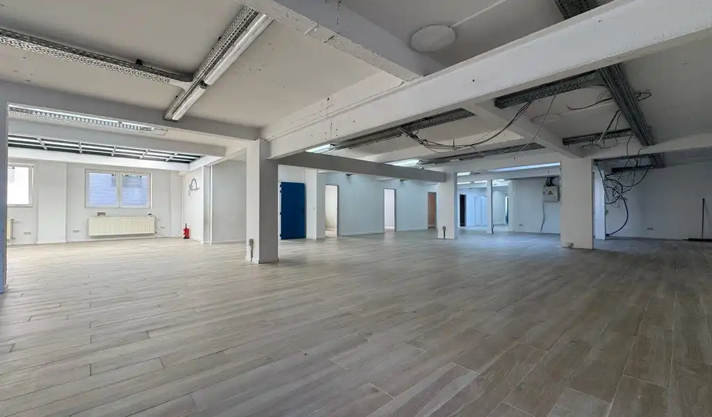 Vernieuwde kantoren te huur vlakbij Eilandje in Antwerpen foto 2