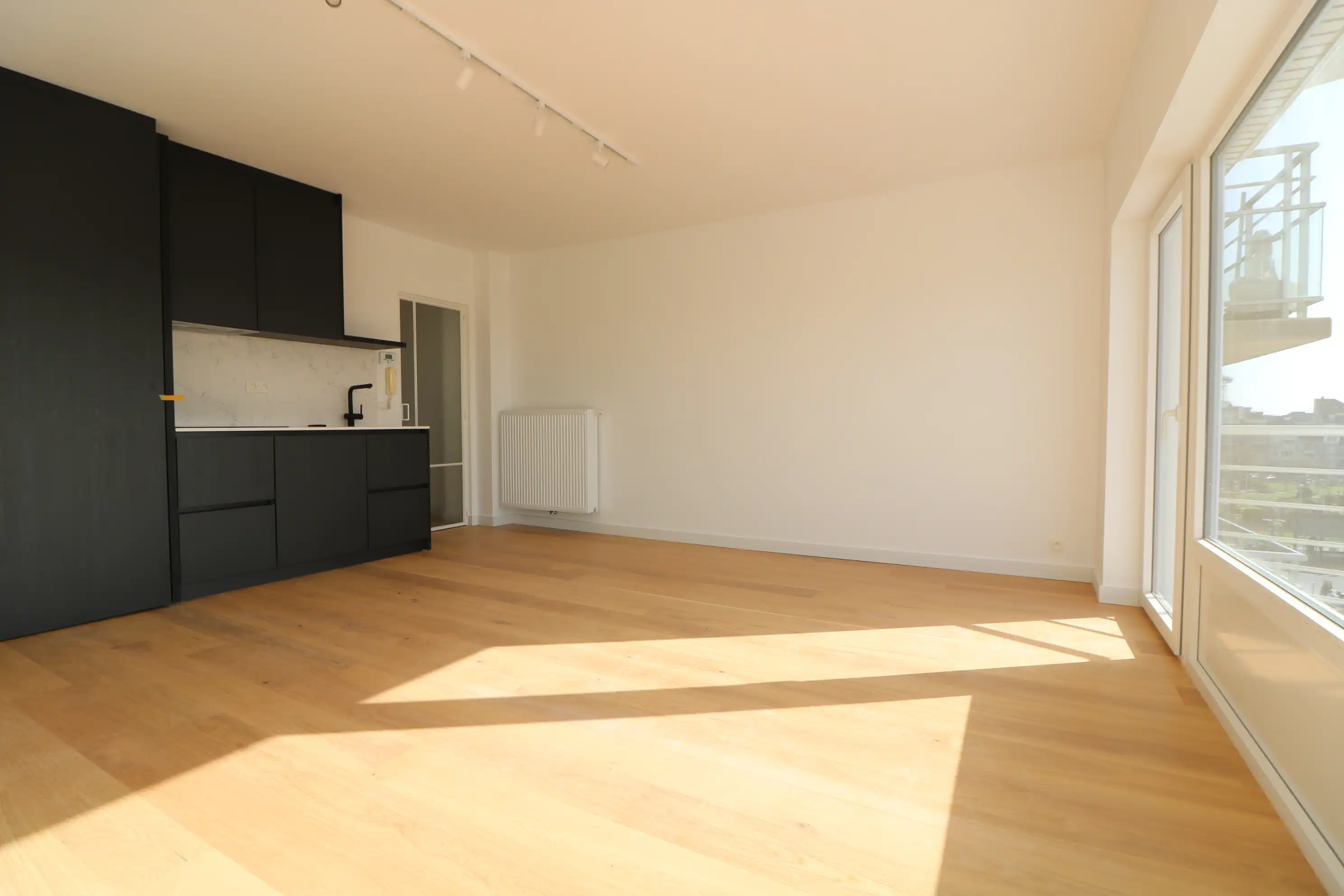 Prachtig gerenoveerd 2-slaapkamerappartement met fantastisch zicht op de jachthaven. foto 2